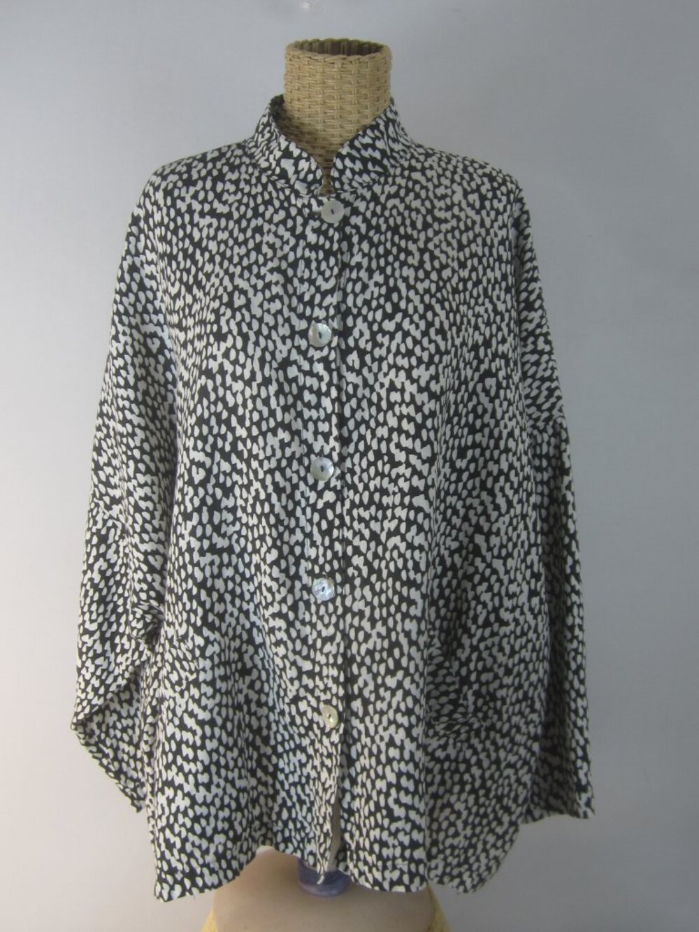Bryn Walker Women L Black White LS Linen Collared Tunic Pockets Relaxed Fit Top